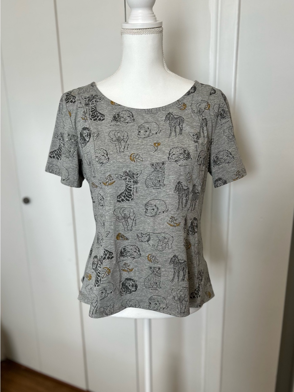 Eva Franco Gray Animal Sketch Short Sleeve Top with Gold Accents